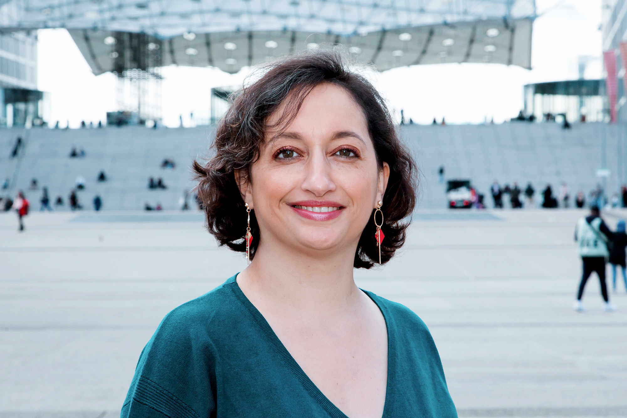 Thérapeute Coach Elisabeth Bernardo proche la Défense, Paris Saint Lazare hypnothérapie hypnose coaching bilan de compétences sonothérapie EFT EMDR Colombes La Garenne Colombes