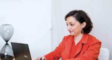 Un accompagnement sur-mesure en coaching pour clarifier vos objectifs, dépasser vos blocages et déployer pleinement vos ressources vers l’épanouissement